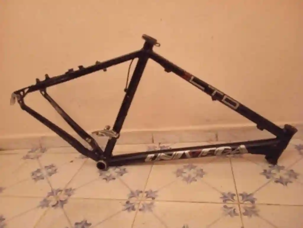 2 Cadre Vélo Aluminium Taille L Roue 26 - Vue 7