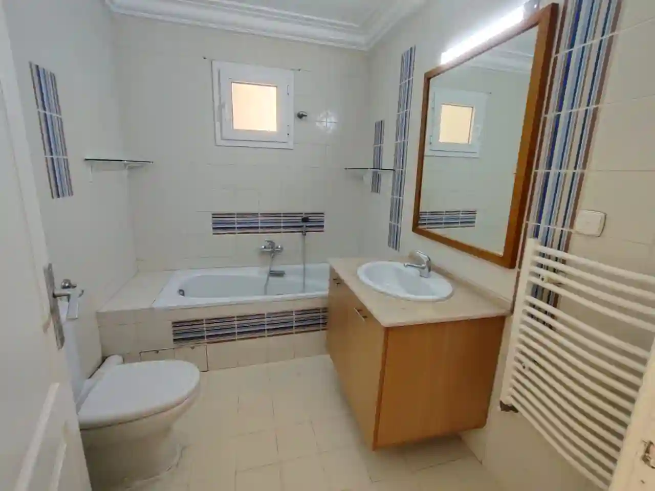 Aouina Wahat Vent s4 175 m2 à El Aouina - Vue 2