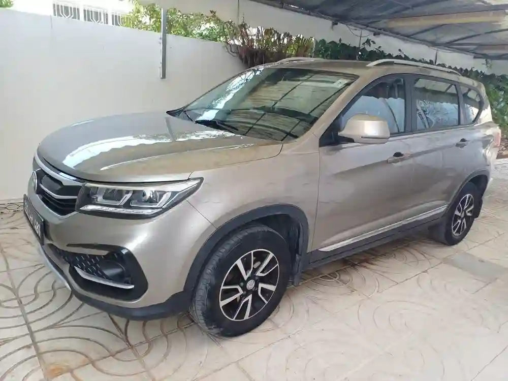 AV SUV Dongfeng SX3 - Vue 3