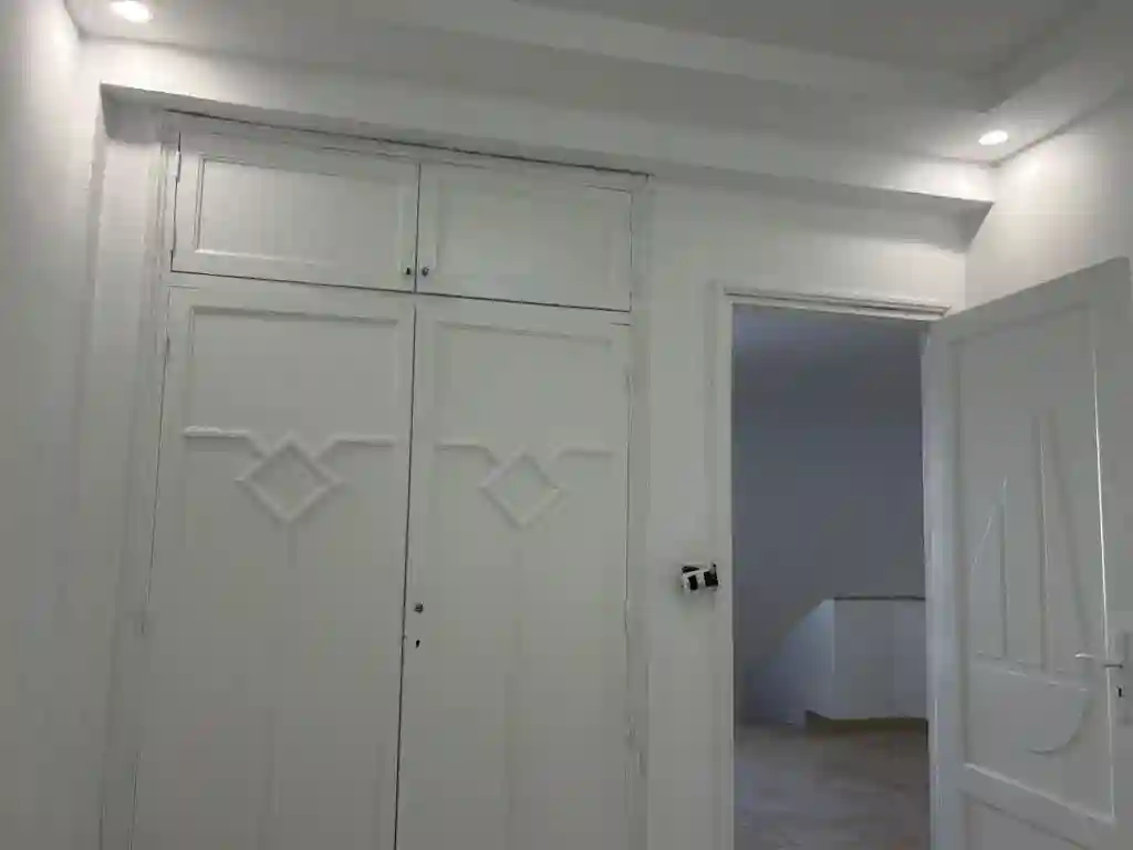 À Louer – Duplex Professionnel Bureaux – Route Principale Mouro - Vue 4