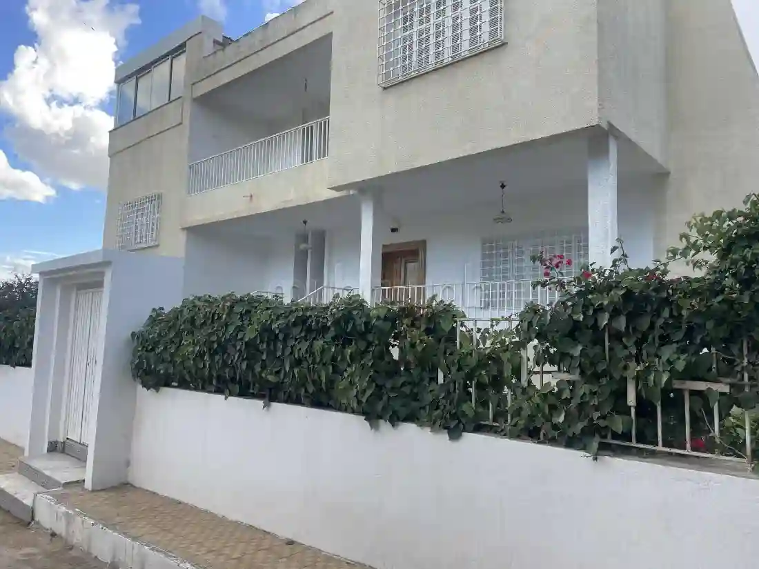 Location Villa a Usage Bureautique Elmenzah 1 - Vue 2