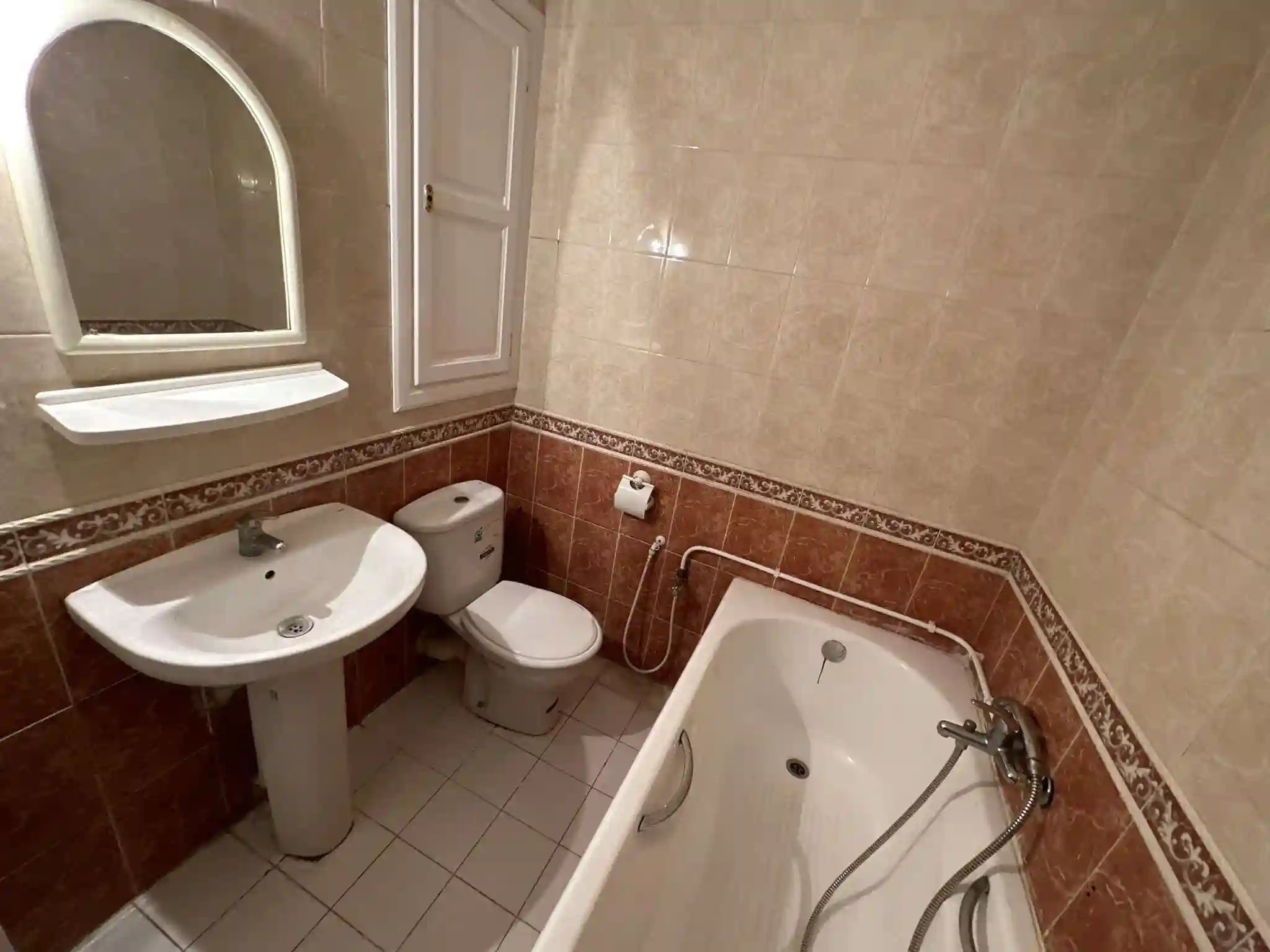 Appart s3 à Ennasr 2 Hedi Nouira à Cite Ennasr 2 - Vue 4