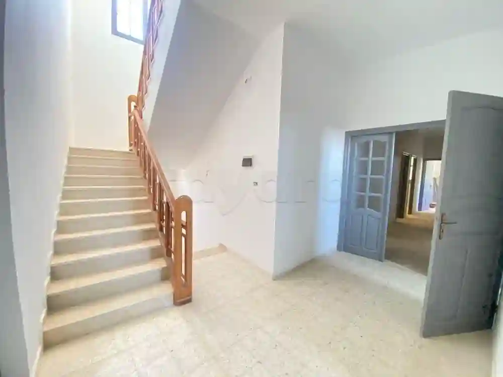 S+5 de 200m² Avec Garage - Vue 4