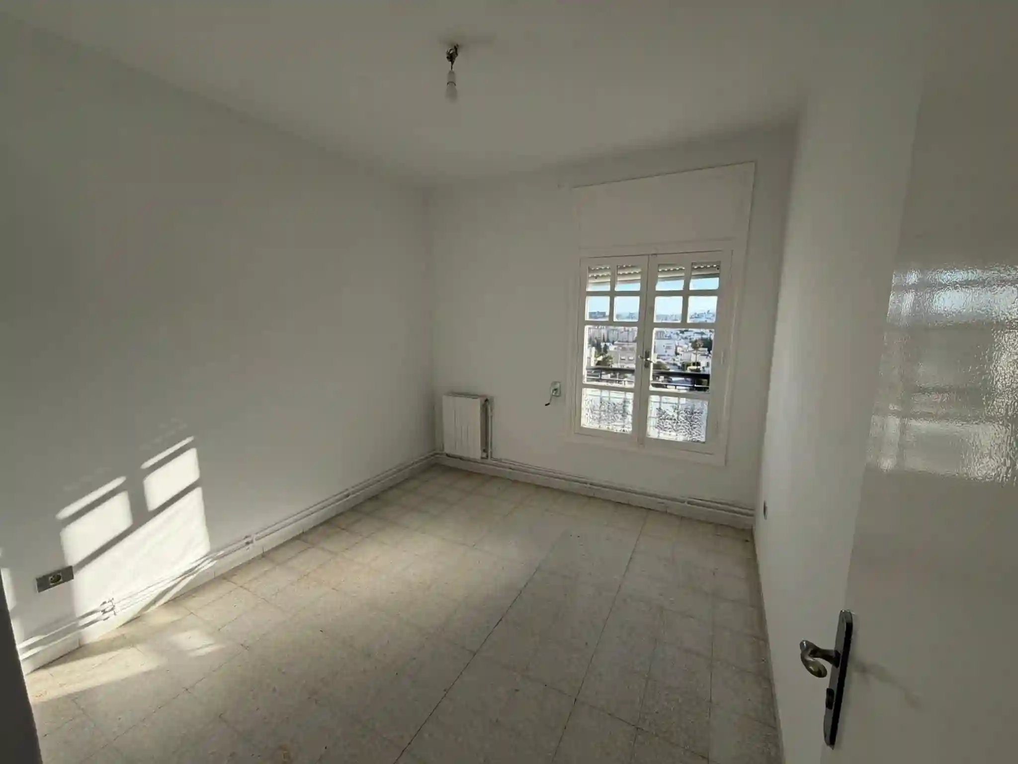 S3 320 md Ennasr 2 à Cite Ennasr 2 - Vue 2