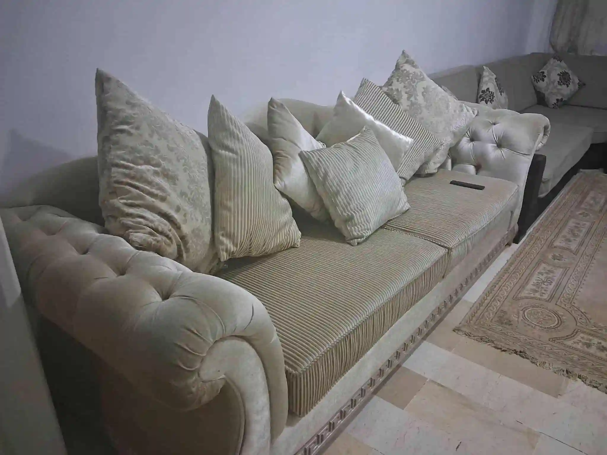 Salon Baroque 6 Places à Mannouba - Vue 1