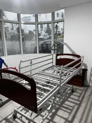 Lit Médicalisé Électrique Avec Matelas à Ariana Ville