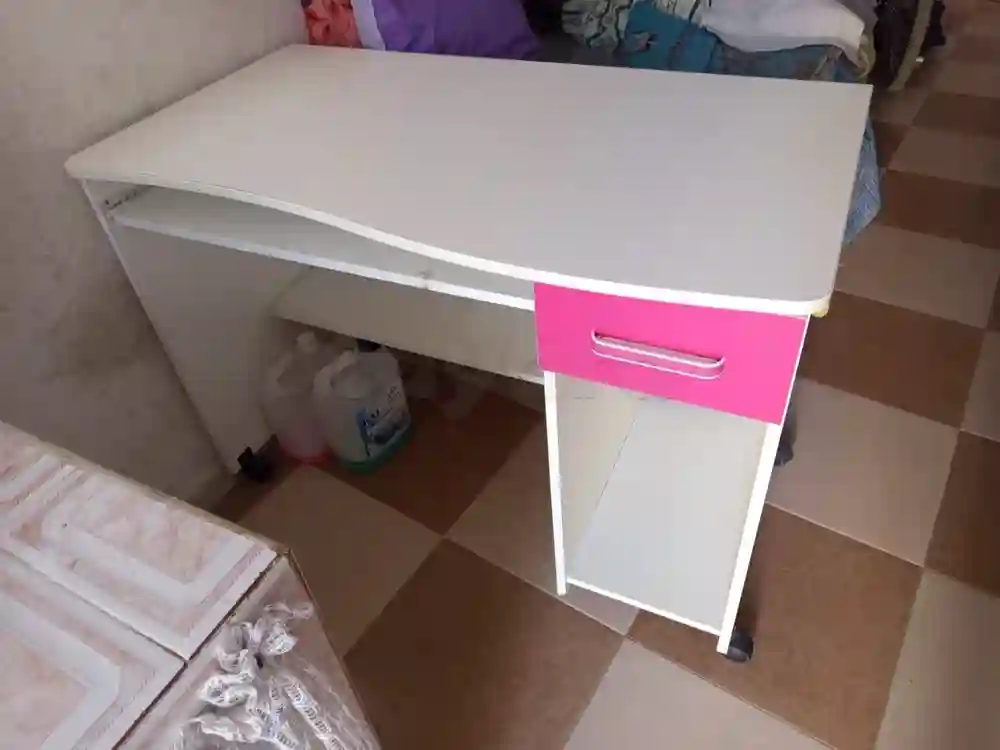 Bureau en Bonne État - Vue 1