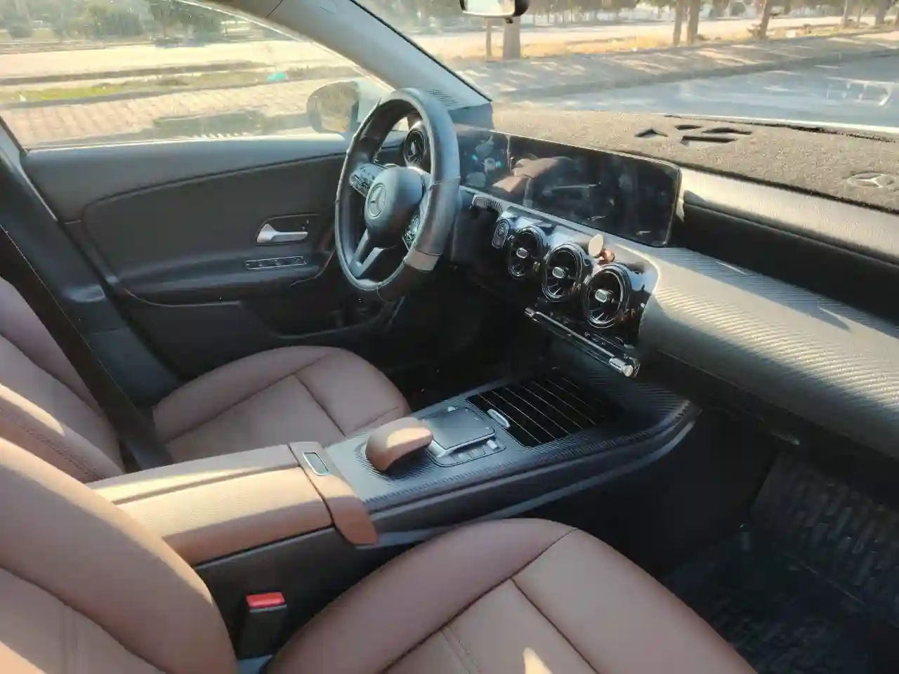 Mercedes A180 à Le Kram - Vue 2