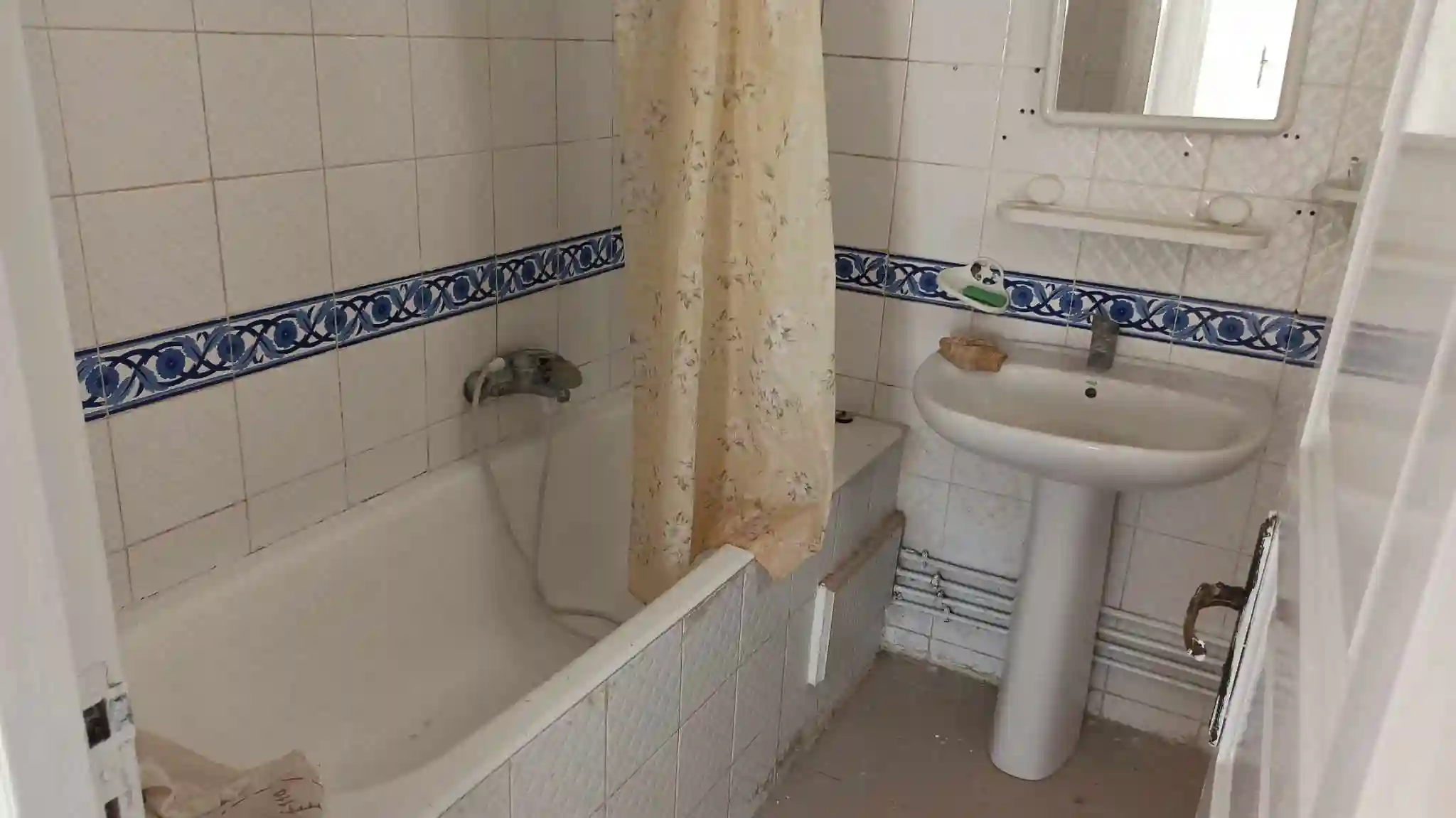 App s3 à Ariana Borj Louzir à Cite Ettaamir - Vue 4