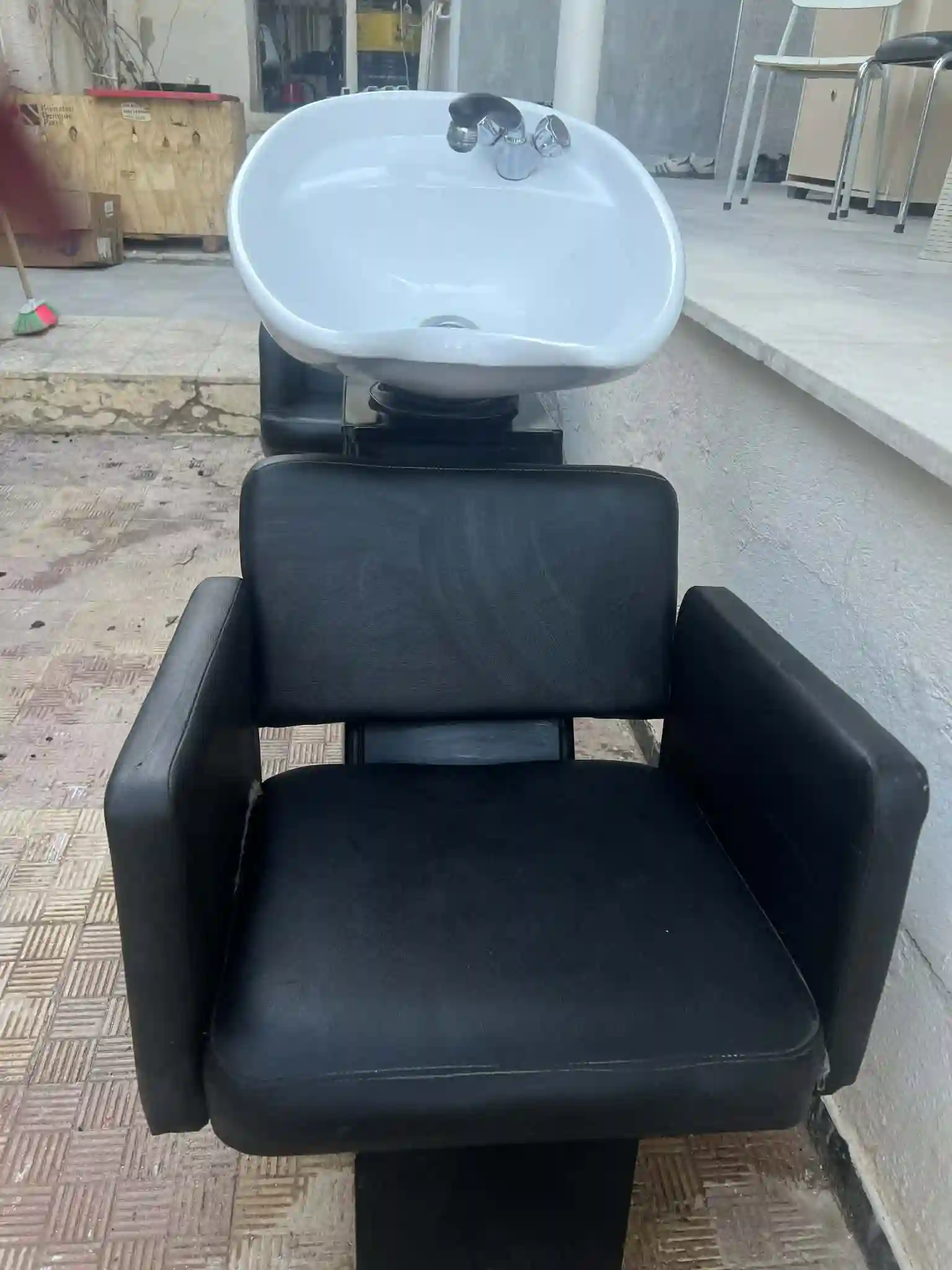 Lave Tete Pour Coiffeur à Gafsa Sud - Vue 1