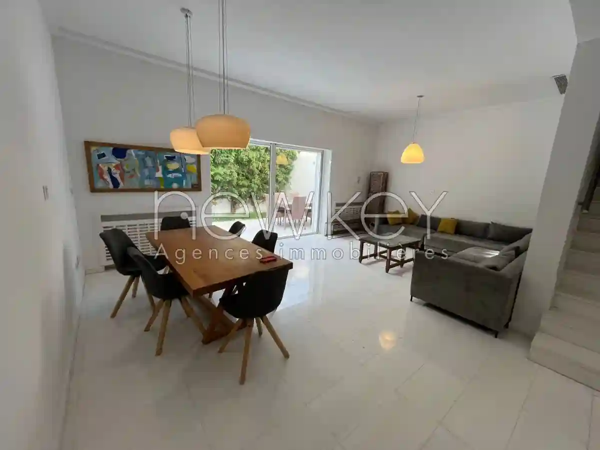 Triplex Avec Piscine à Gammarth à Gammart - Vue 1