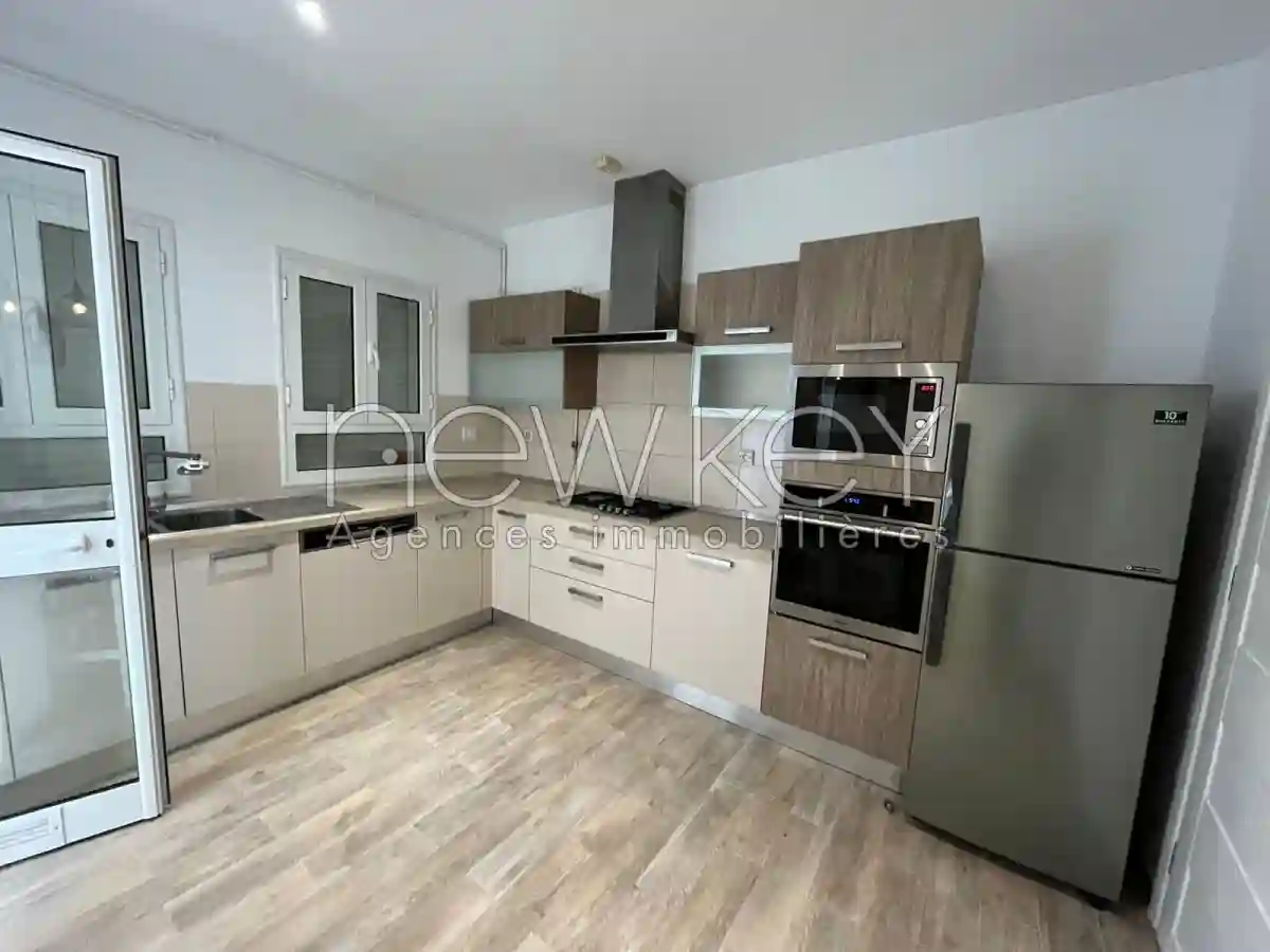 Triplex Avec Piscine à Gammarth à Gammart - Vue 2