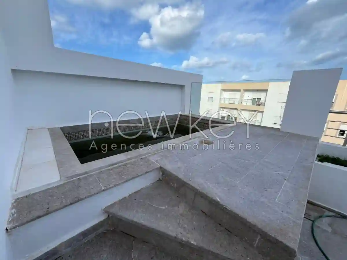 Triplex Avec Piscine à Gammarth à Gammart - Vue 3