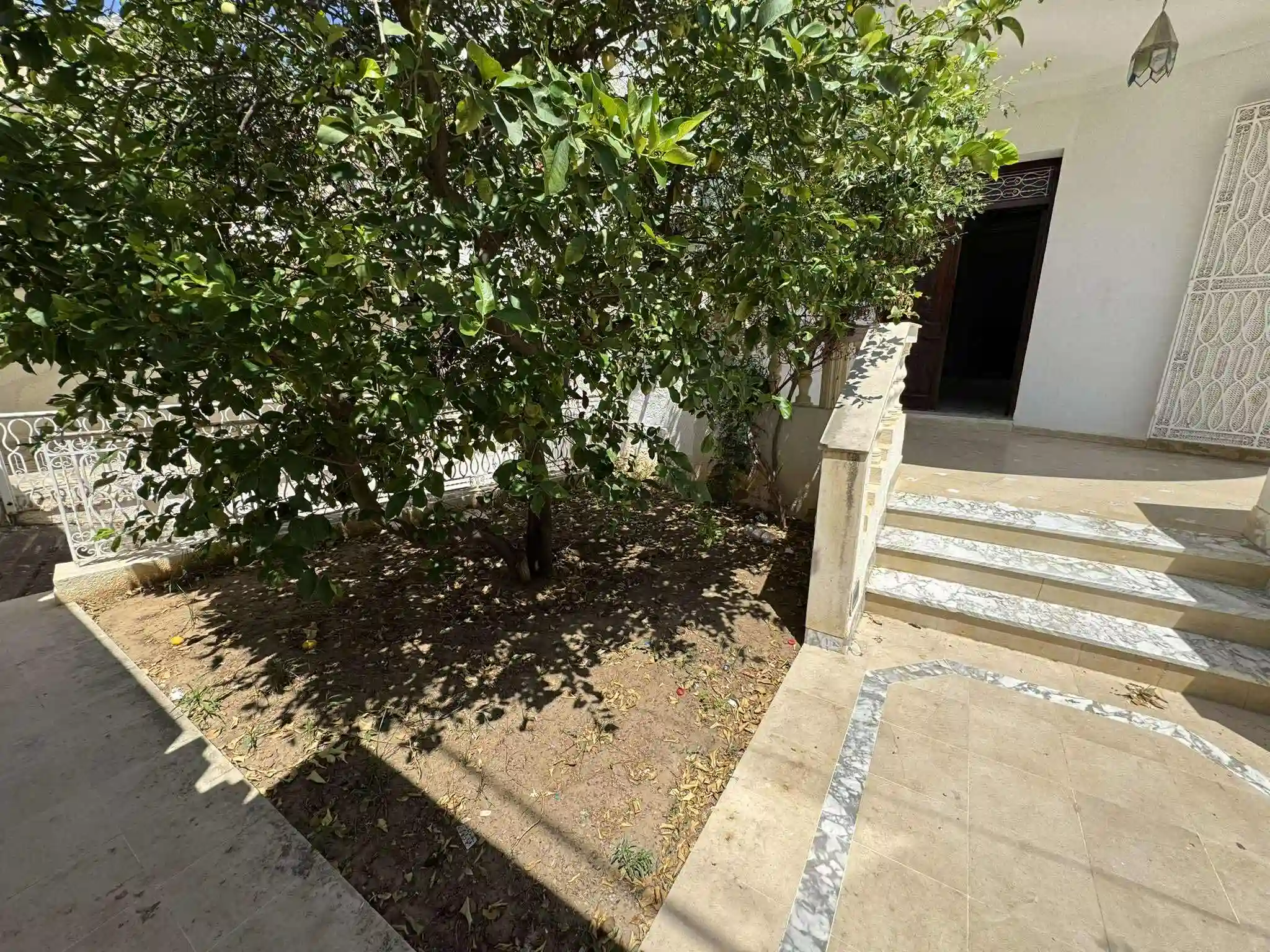 Villa Ghazela 780 md à Cite El Ghazala 1 - Vue 2