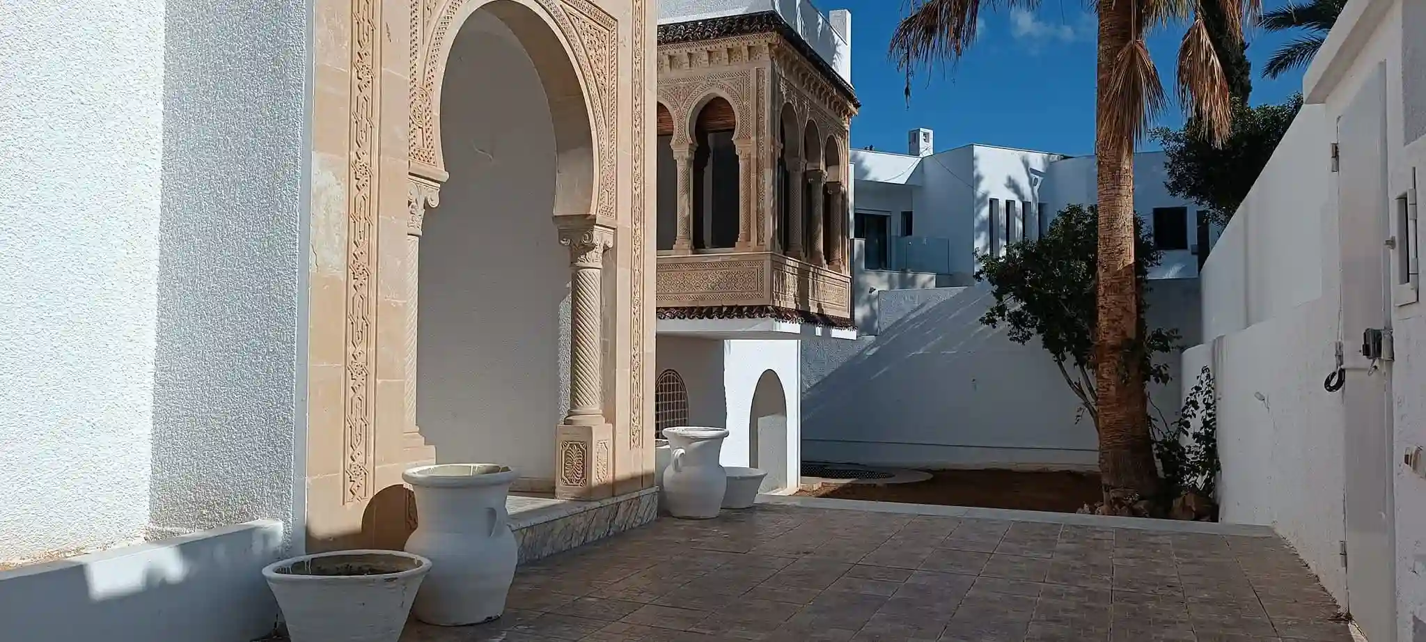 Villa Avec un Jardin et une Piscine au Menzah 5 à El Menzah 5 - Vue 1