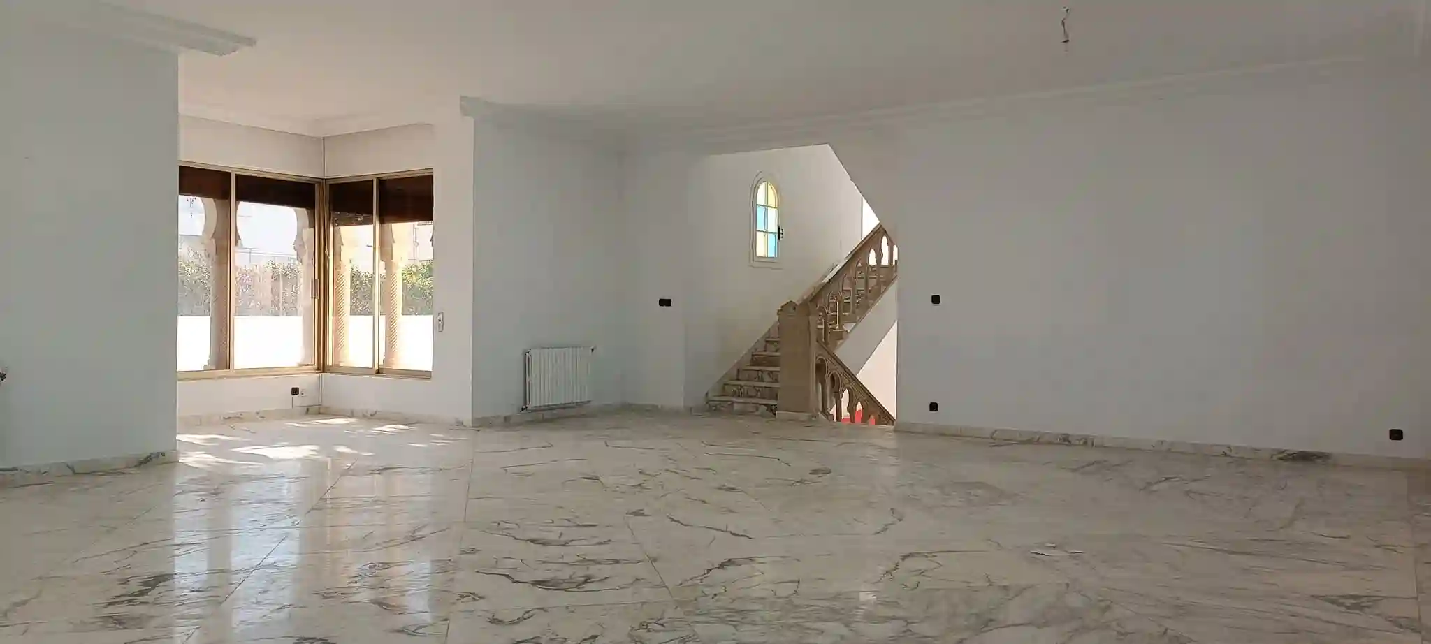 Villa Avec un Jardin et une Piscine au Menzah 5 à El Menzah 5 - Vue 2