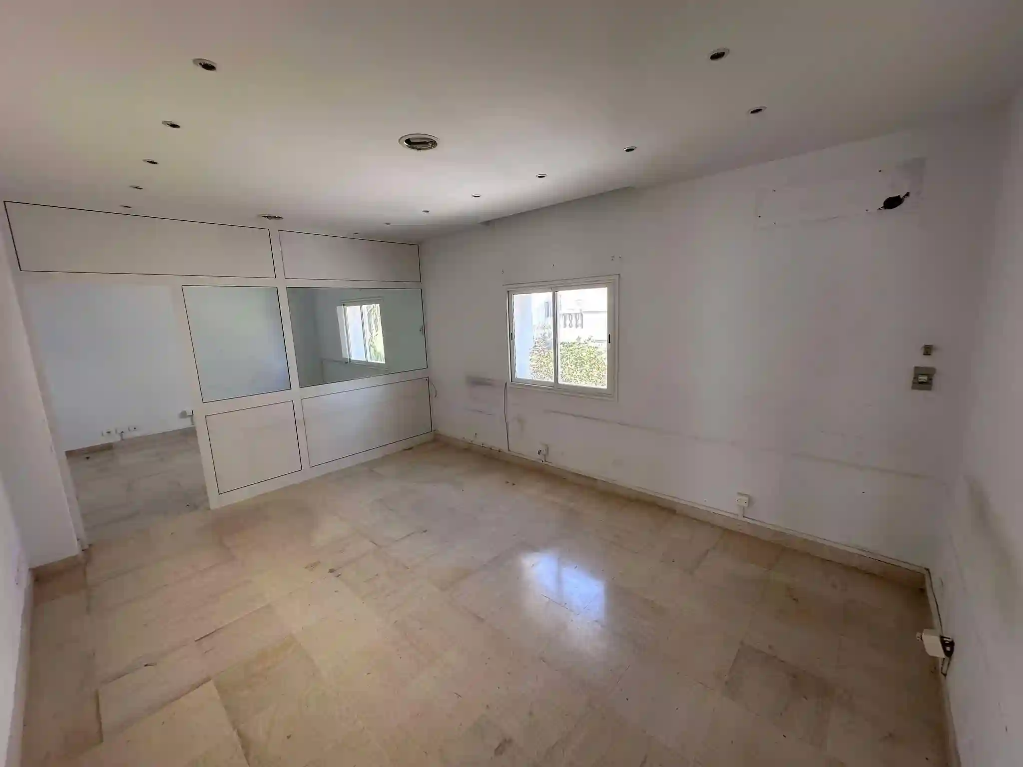 Local Administratif + Dépôt - Vue 3