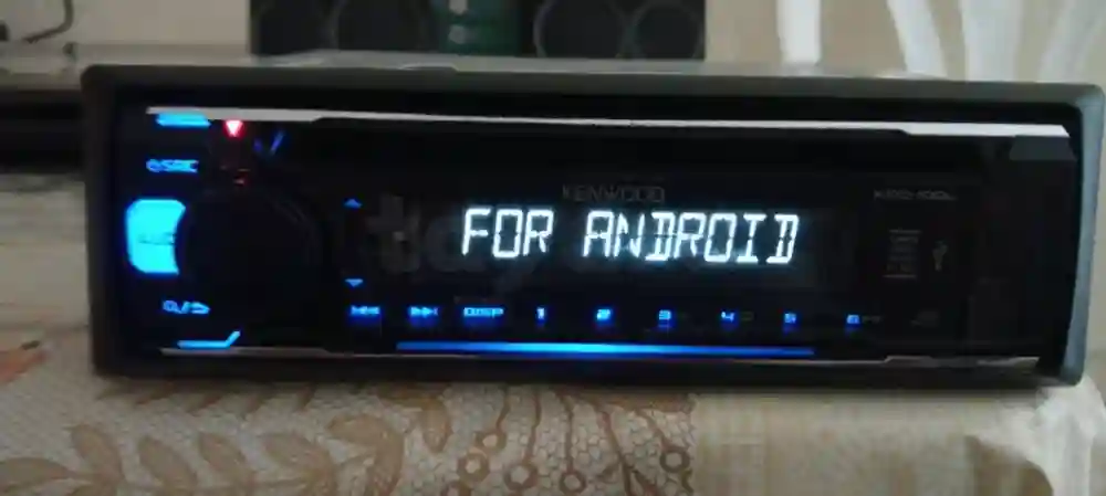 Poste Kenwood Importer 💶 - Vue 4