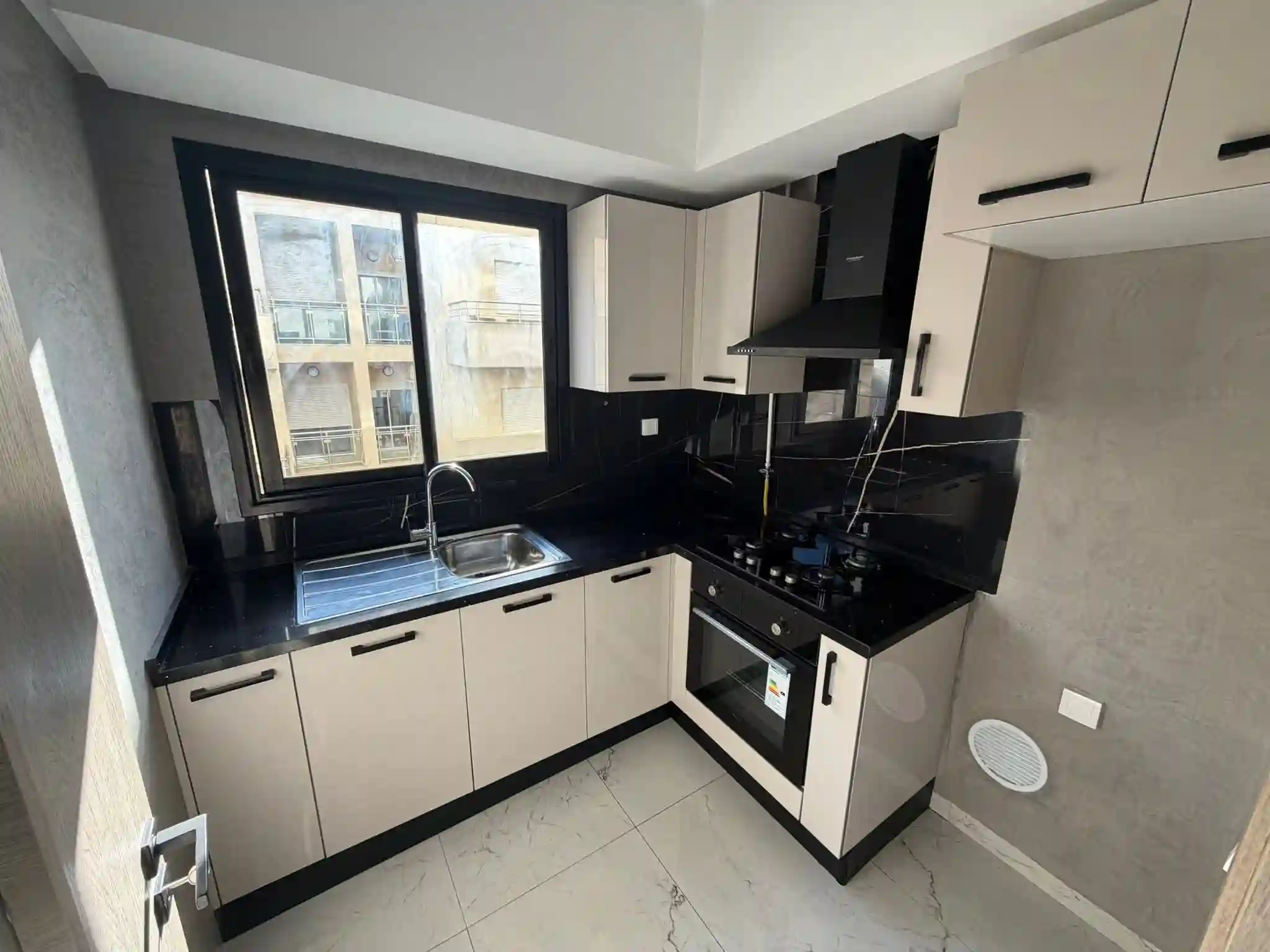 S1 Ennasr 2 1150 Dinars à Cite Ennasr 2 - Vue 1