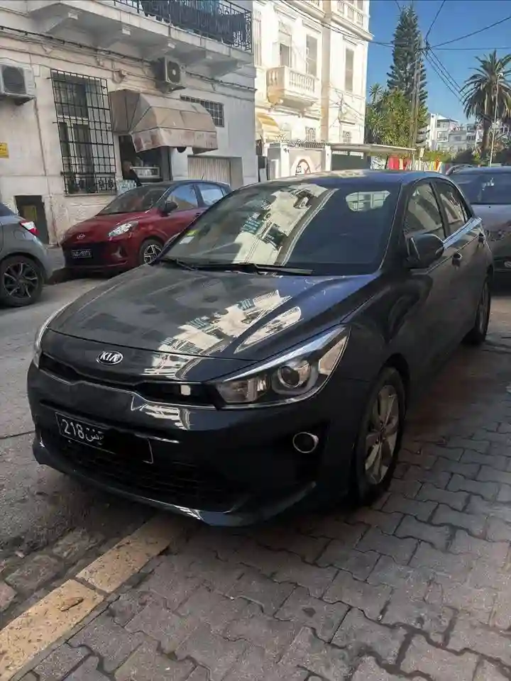 Kia Rio - Vue 3