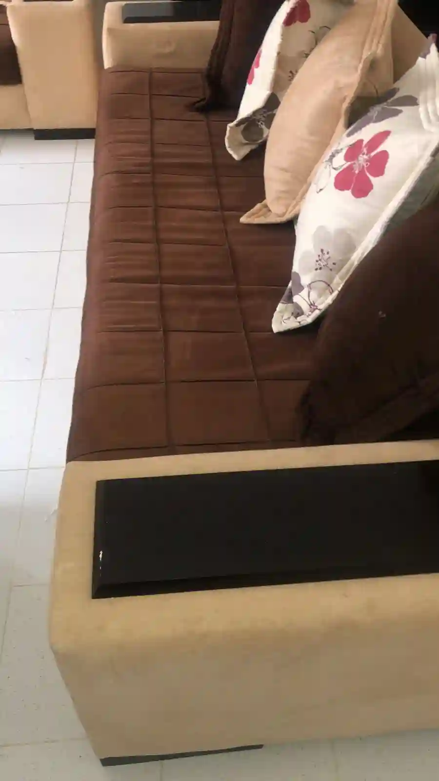 Salon en Très bon État Meubles 5 Étoiles à Bizerte Nord - Vue 3