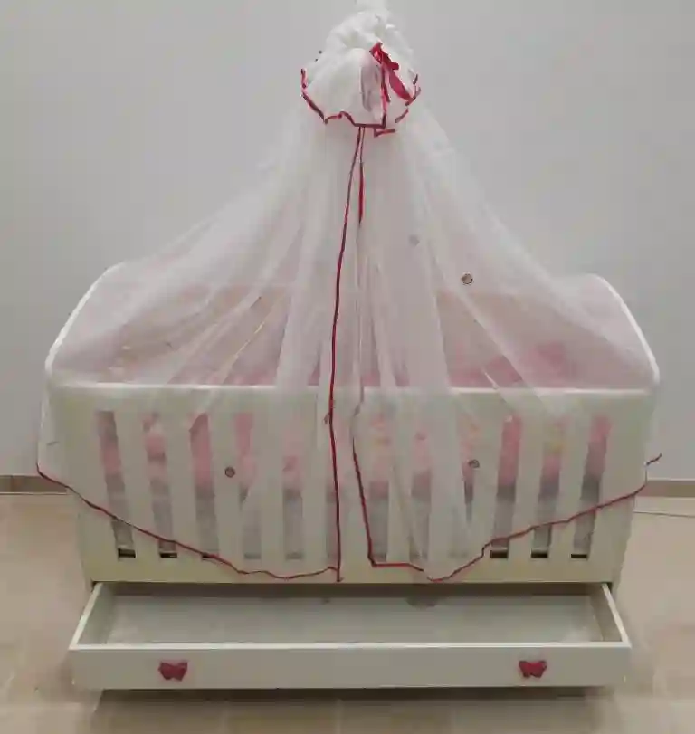 Lit de Bébé Avec ses Équipements à Sfax Sud - Vue 1