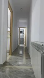 Appartement Salon et 2chambres 2etage à Rades