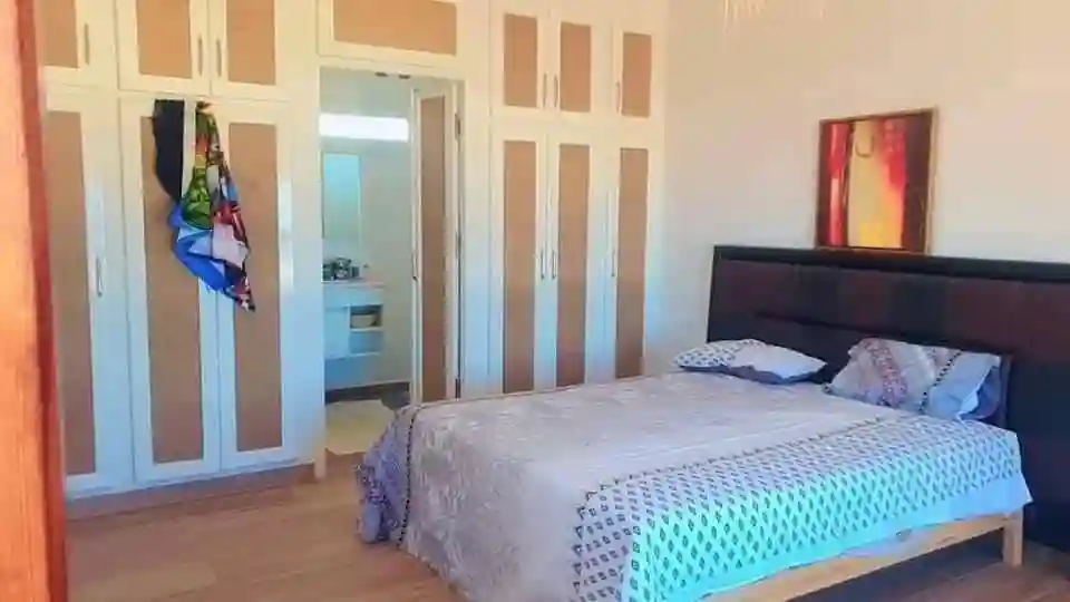 Villa Salon et 3 Suites Avec Piscine à Cite Touristique - Vue 4