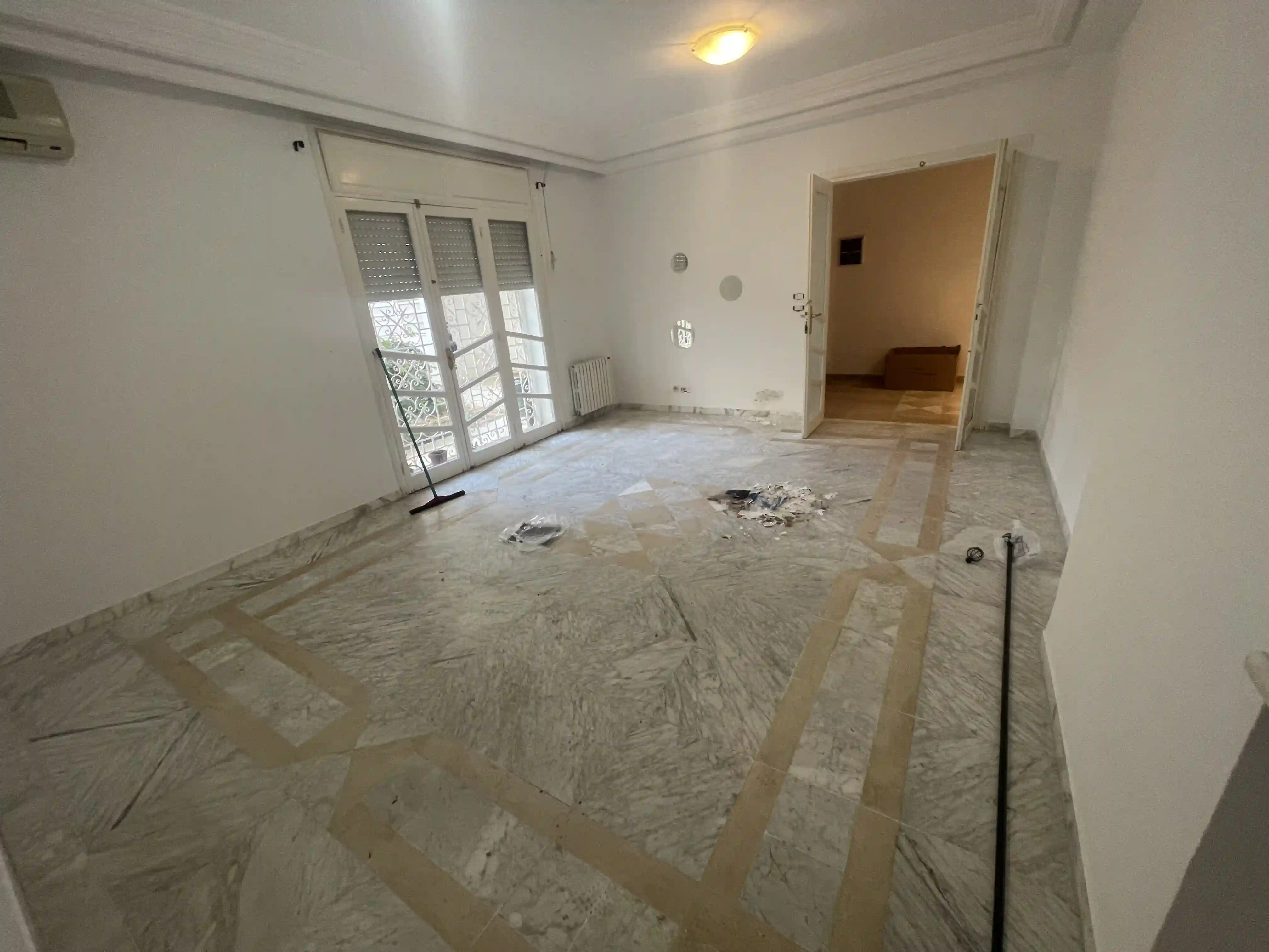 Appartement à Ennaser à Cite Ennasr 2 - Vue 1