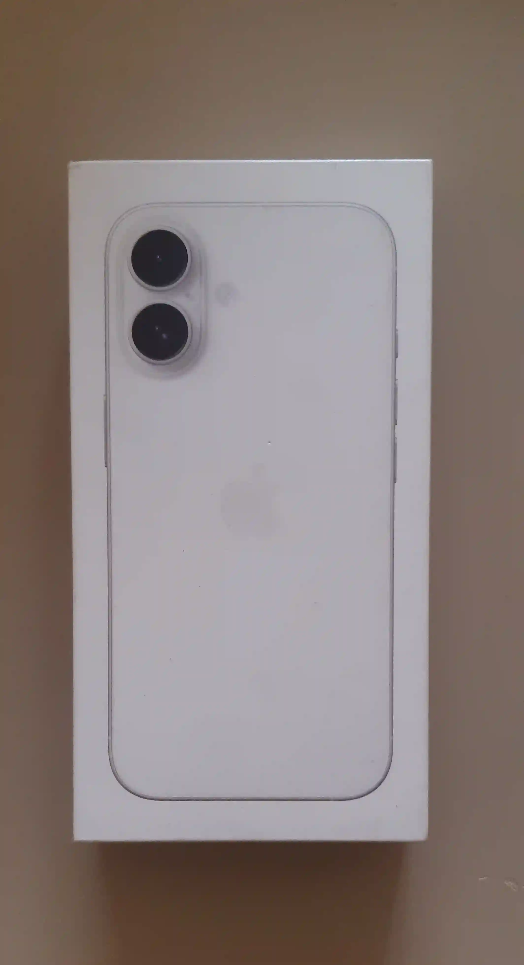 Iphone 16 Blanc à Ariana Ville - Vue 3