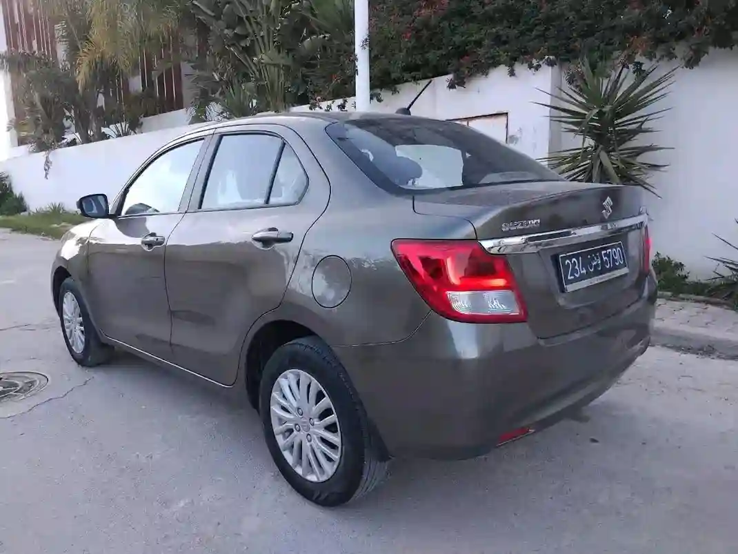 Suzuki Dzire - Vue 1