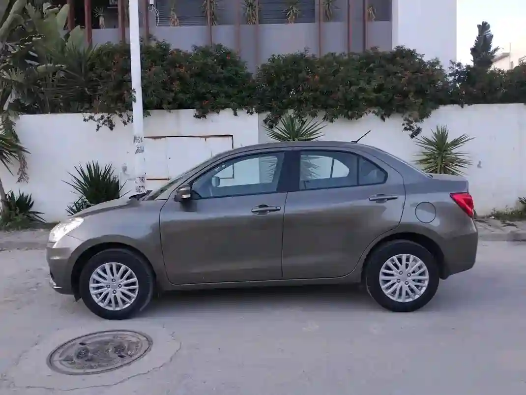 Suzuki Dzire - Vue 4