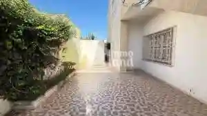 Villa de 319m2 Terrain et 350m2 bti à Borj Louzir - Vue 4