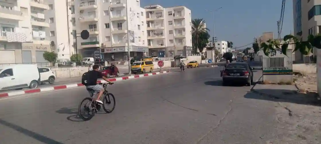 Un Appartement à Ariana en Face Magasin Général à Ariana - Vue 1