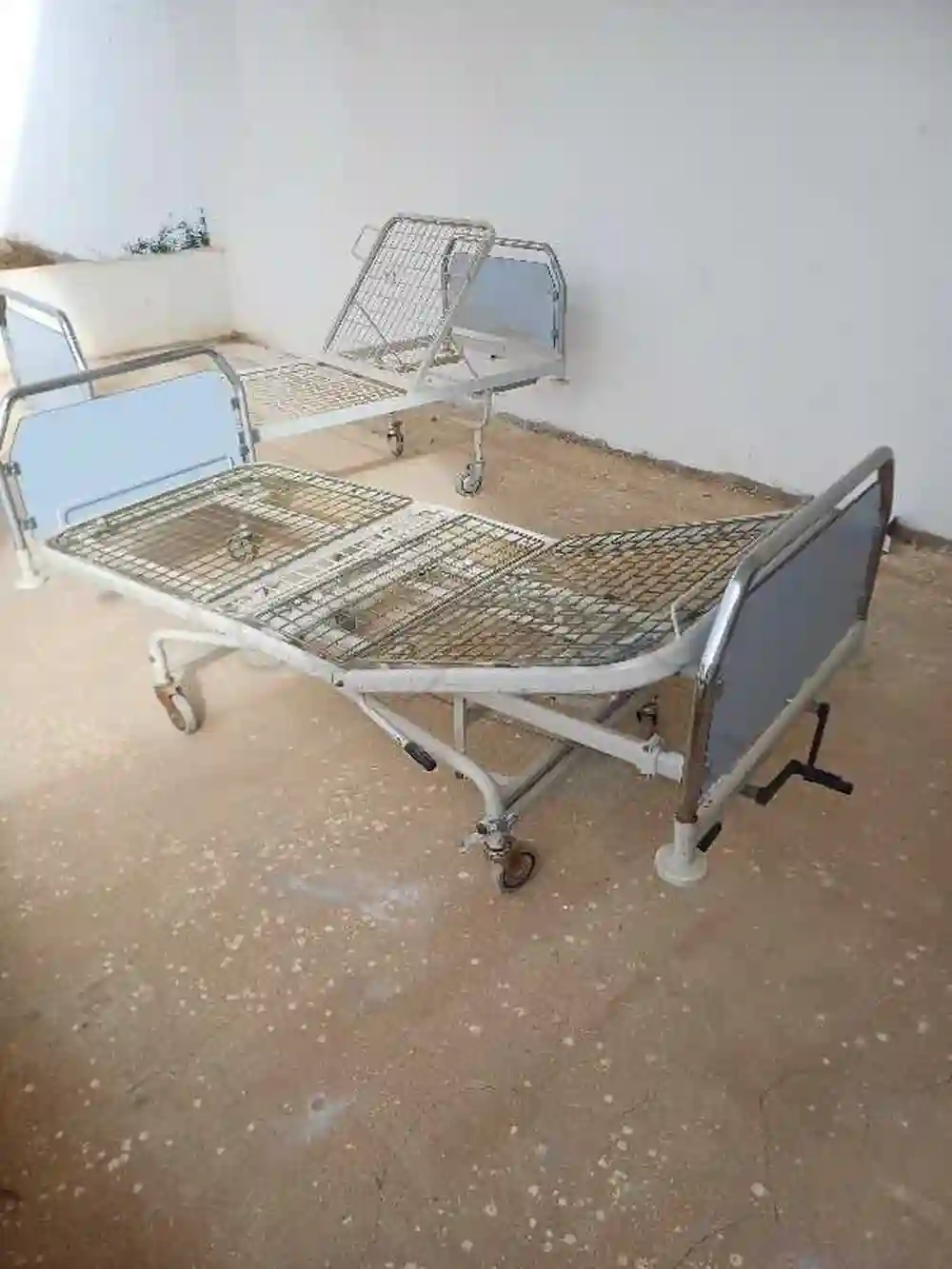 lit Medical a Manivelle 56034696 - Vue 3