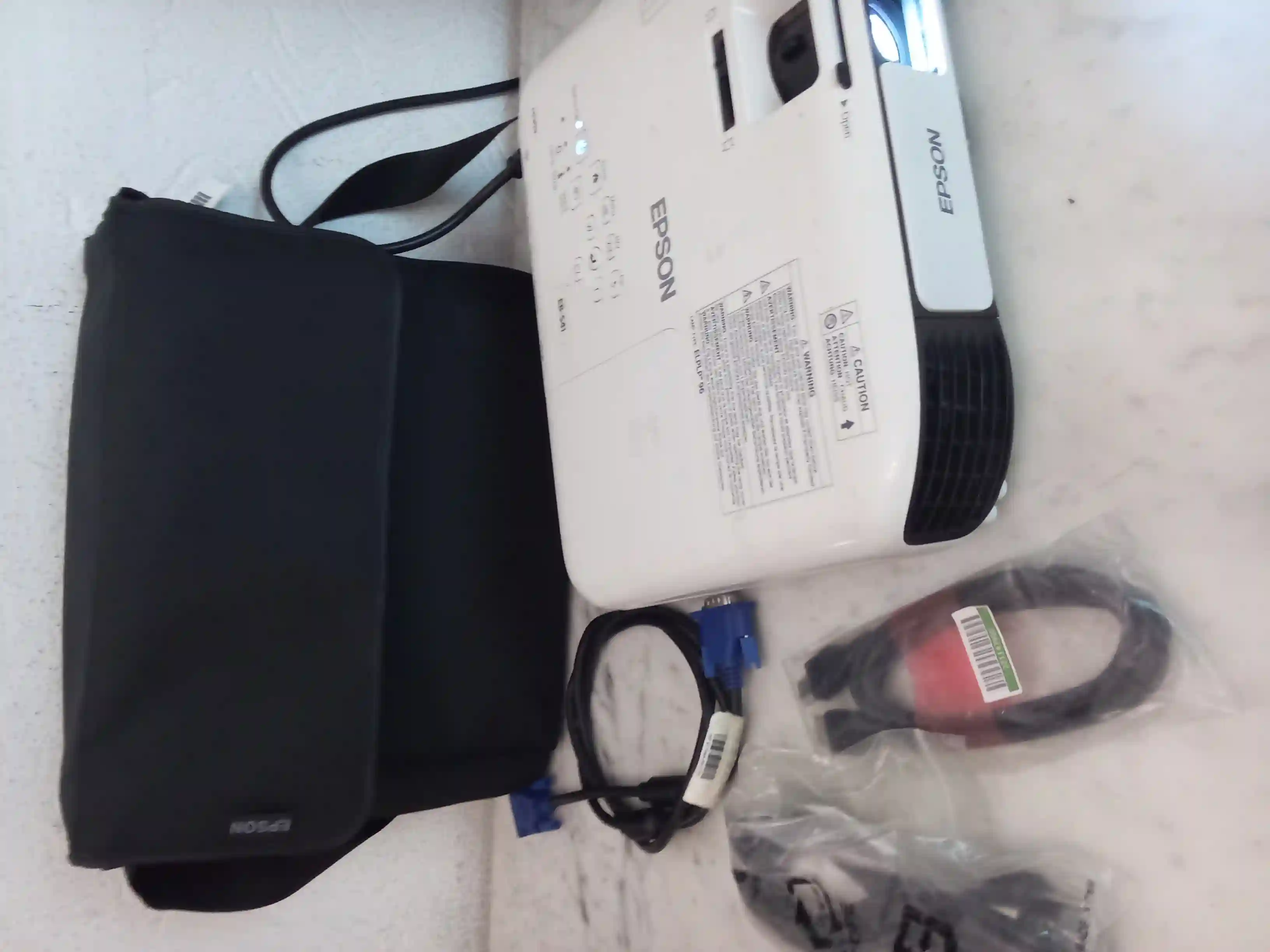 Videoprojecteur Epson Parfait à Ben Arous - Vue 3