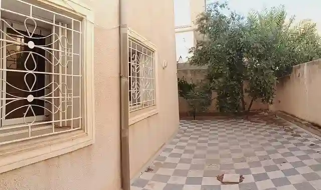 Villa 2 Étages au Mourouj 3 à El Mourouj - Vue 1