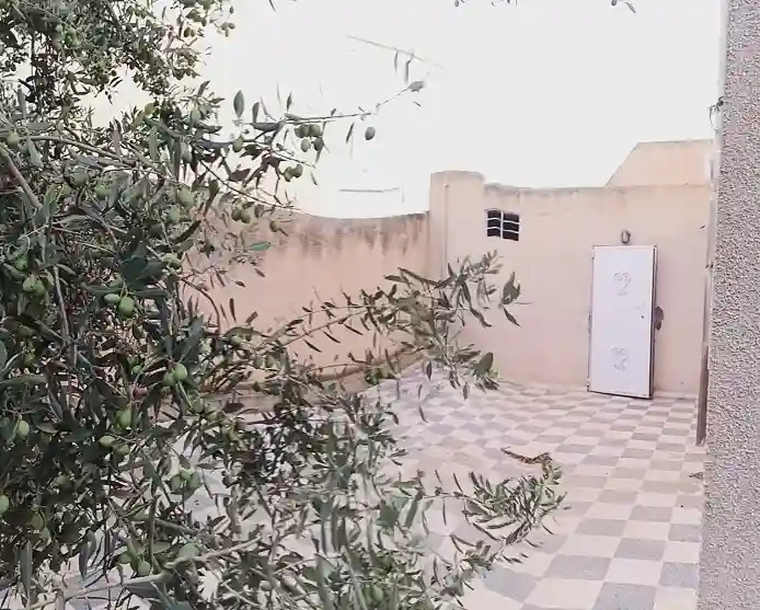 Villa 2 Étages au Mourouj 3 à El Mourouj - Vue 4