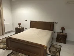 Chambre à Coucher en Très Bonne État à El Mourouj