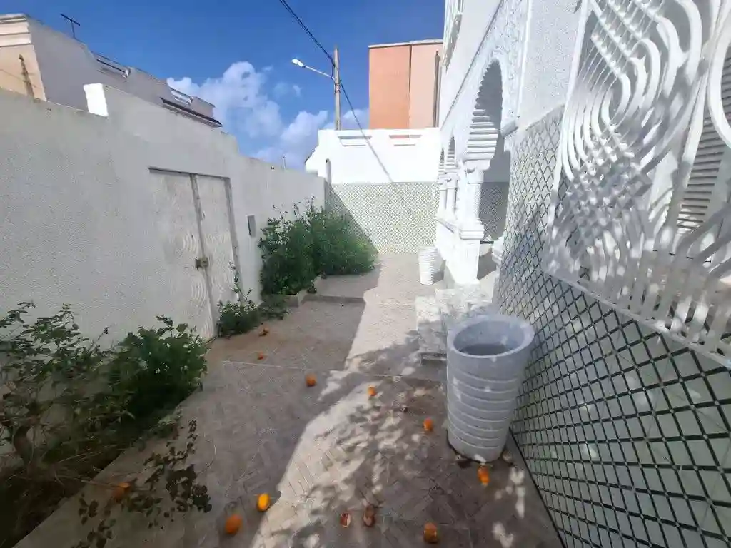 Villa Indépendante Style Américain à Vendre à el Mourouj 4 – 6 ch - Vue 2