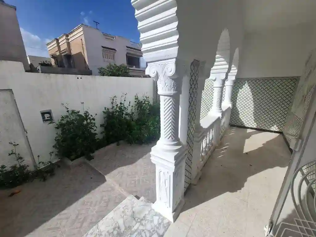 Villa Indépendante Style Américain à Vendre à el Mourouj 4 – 6 ch - Vue 8