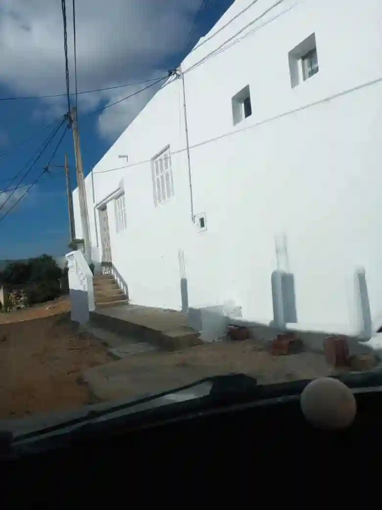 Maison Avec un Garage à Vendre - Vue 1