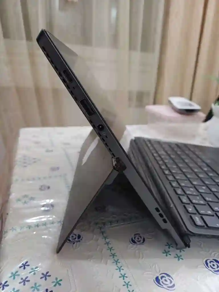 Pc Portable Lenovo Miix 520 - Vue 3