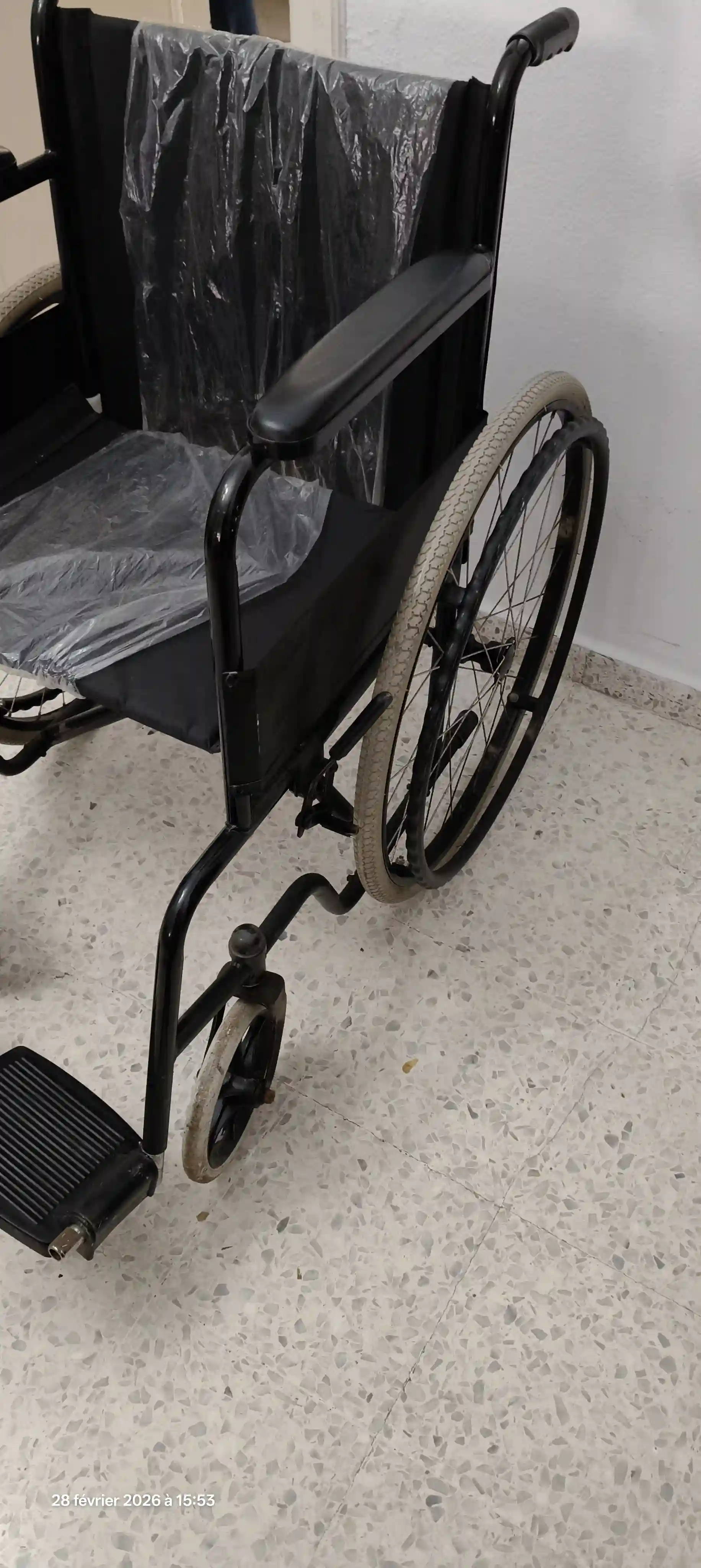 Chaise Roulante Neuve à El Kram - Vue 1