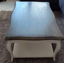 Table Basse en Bois Hêtre Patiné Gris à El Menzah