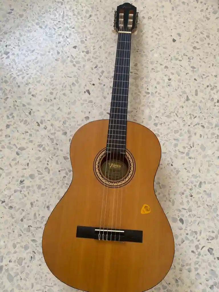 Guitar Valencia Neuf - Vue 2