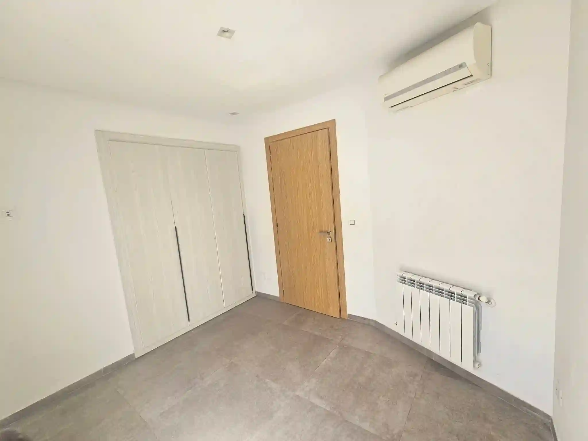 Pour Investissement un s1 de 225 md a Ennasr 2 à Cite Ennasr 2 - Vue 3