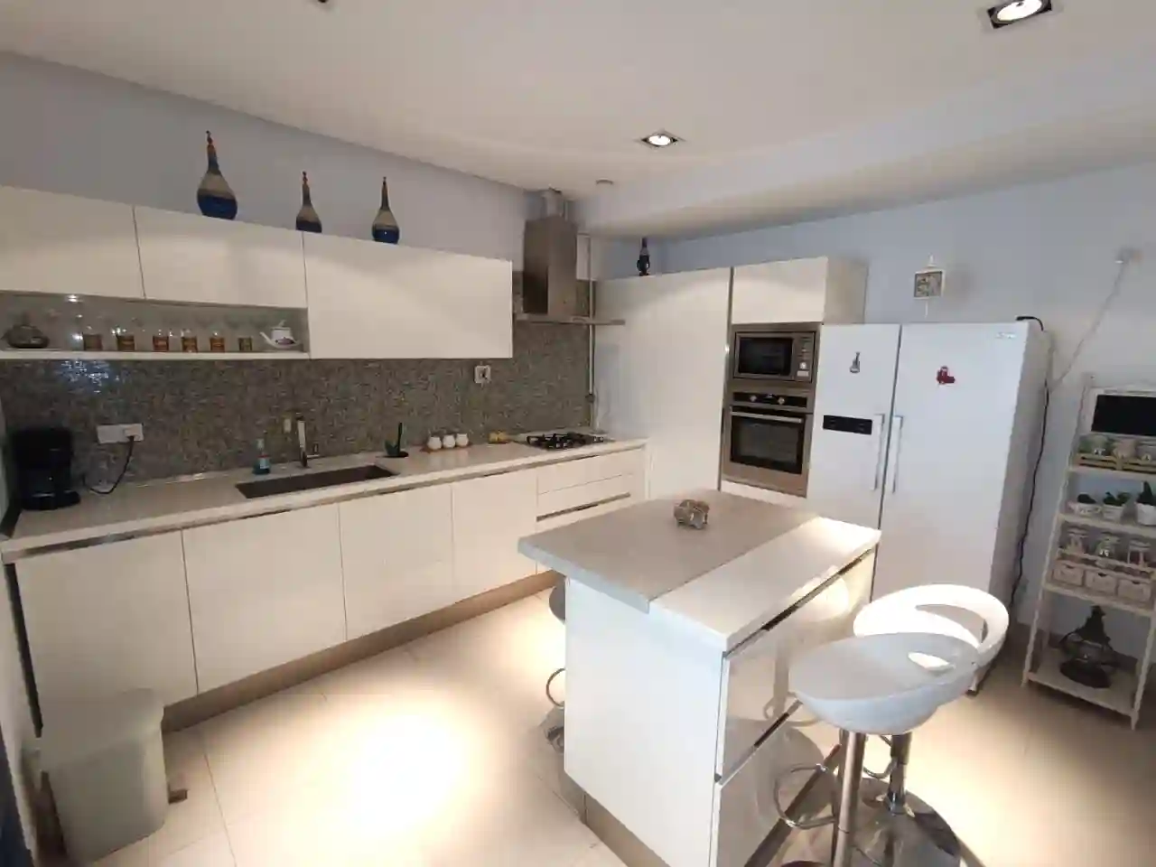 Un Luxueux s3 au lac 2 à Berge Du Lac - Vue 1