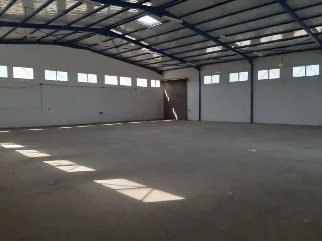 À Louer – Local Industriel de 1250 m² Situé à la Zone Industriell - Vue 2