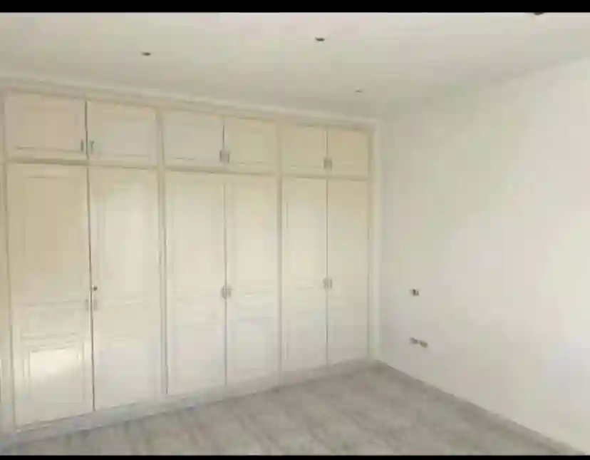 Un Duplex Propre Avec Jardin qui Done sur Deux rue à El Aouina - Vue 3